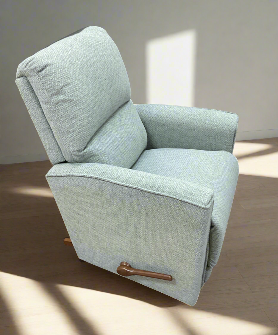 Cade Recliner by La-Z-Boy Furniture 10-803 D206893