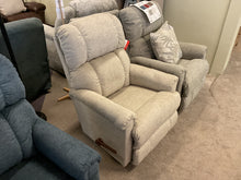 Load image into Gallery viewer, Pinnacle Rocker Recliner by La-Z-Boy Furniture 10-512 D160662