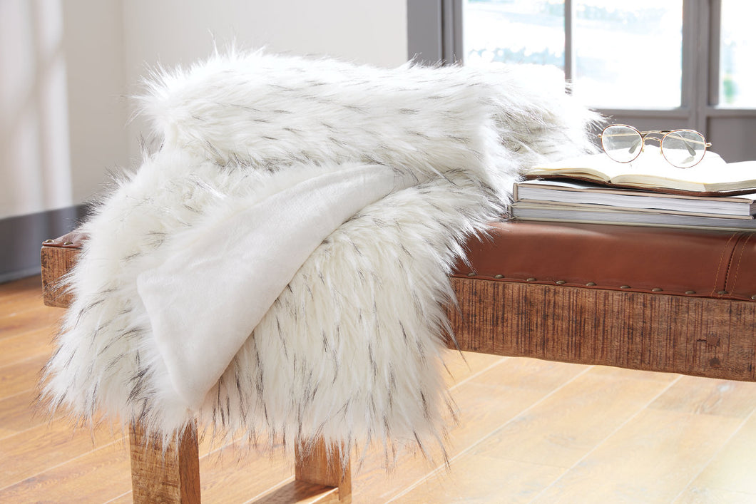 Calisa Throw Blanket by Ashley Furniture A1000757