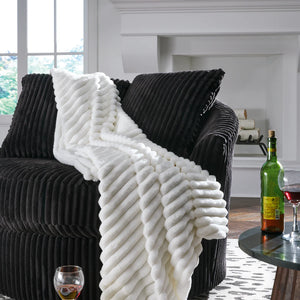 Alsonwell Throw by Ashley Furniture A1001080 White
