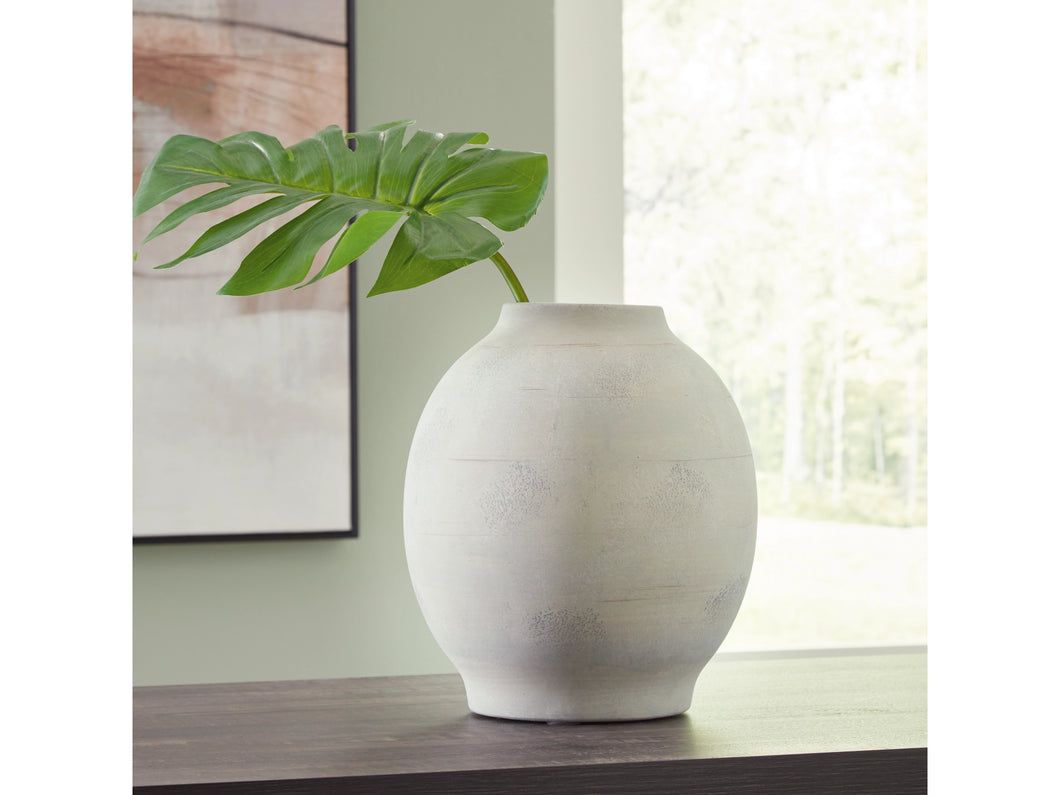 Clayson Vase by Ashley Furniture A2000654