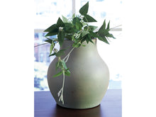 Load image into Gallery viewer, Baychester Vase by Ashley Furniture A2000805