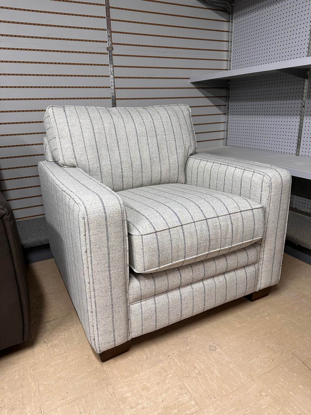 Meyer Chair by La-Z-Boy Furniture 230-694 F157487