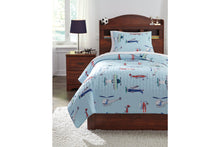 Load image into Gallery viewer, McAllen Twin Quilt Set by Ashley Furniture Q320001T