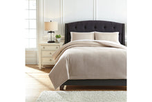 Load image into Gallery viewer, Mayda King Comforter Set by Ashley Furniture Q782003K