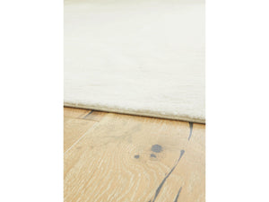 Anaben Washable 5'x7' Rug by Ashley Furniture R406192 Ivory