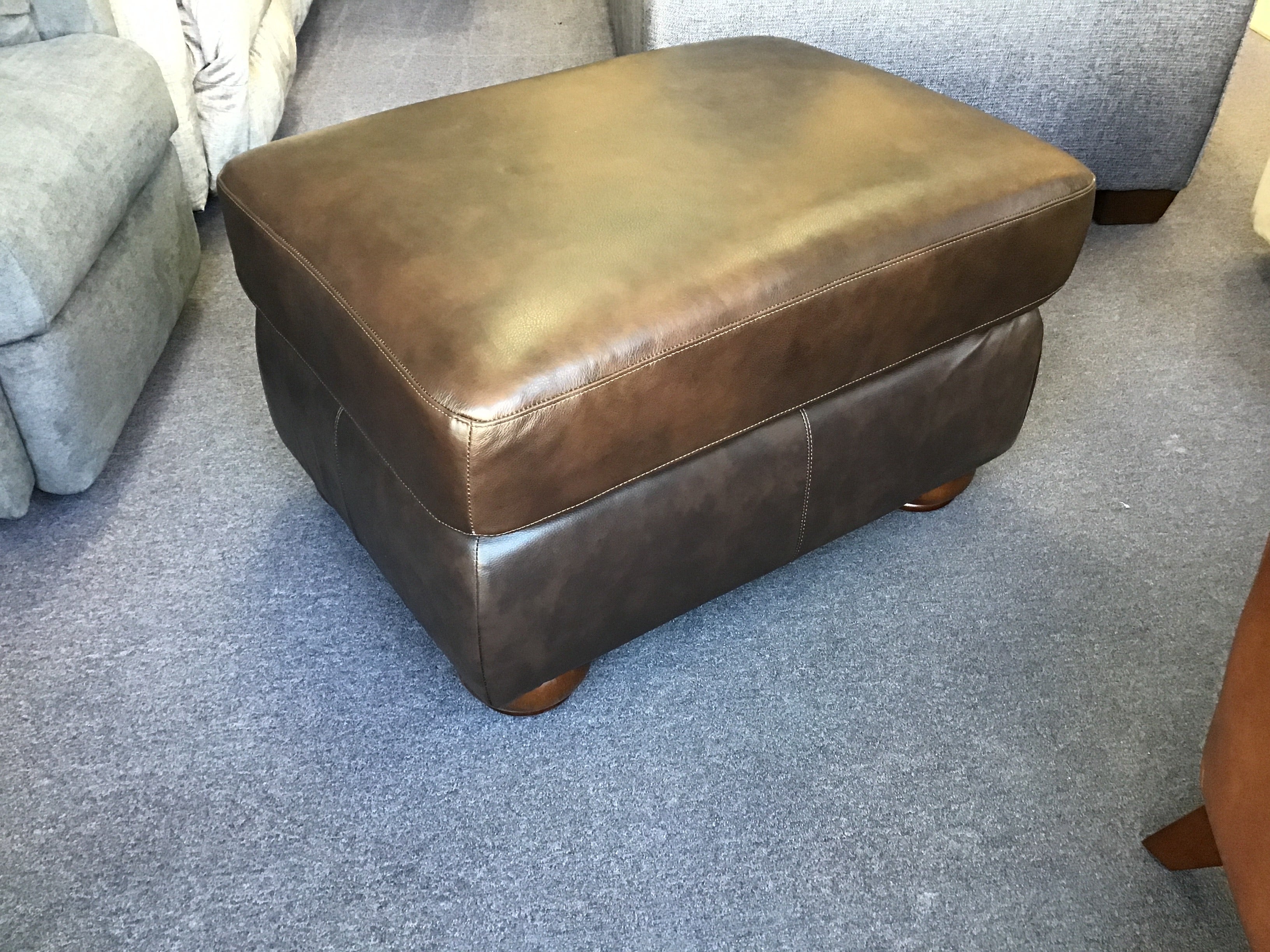 Theo Leather Ottoman by La-Z-Boy Furniture 247-651 LB178278