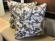Throw Pillow by La-Z-Boy #4001 N179184