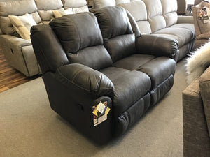 Tumbleweed Double Reclining Loveseat by HomeStretch 213-20-21