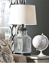 Load image into Gallery viewer, Sharolyn Table Lamp by Ashley Furniture L430144