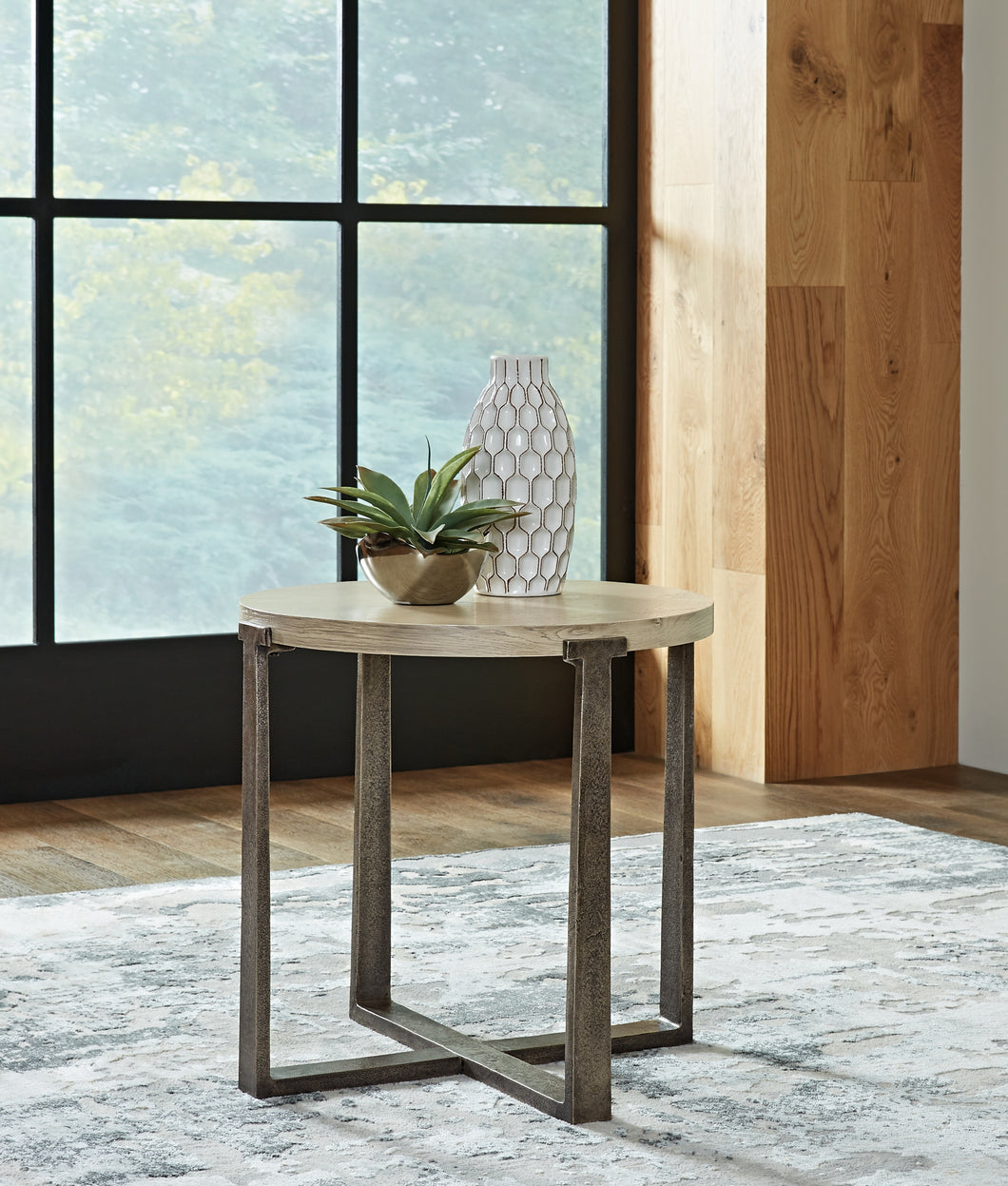 Dalenville Round End Table by Ashley Furniture T965-6