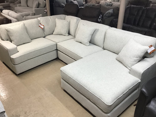 Paxton 4pc Sectional by La-Z-Boy Furniture 60M, 6CC, 60L, 60B-663 D165631 Parchment