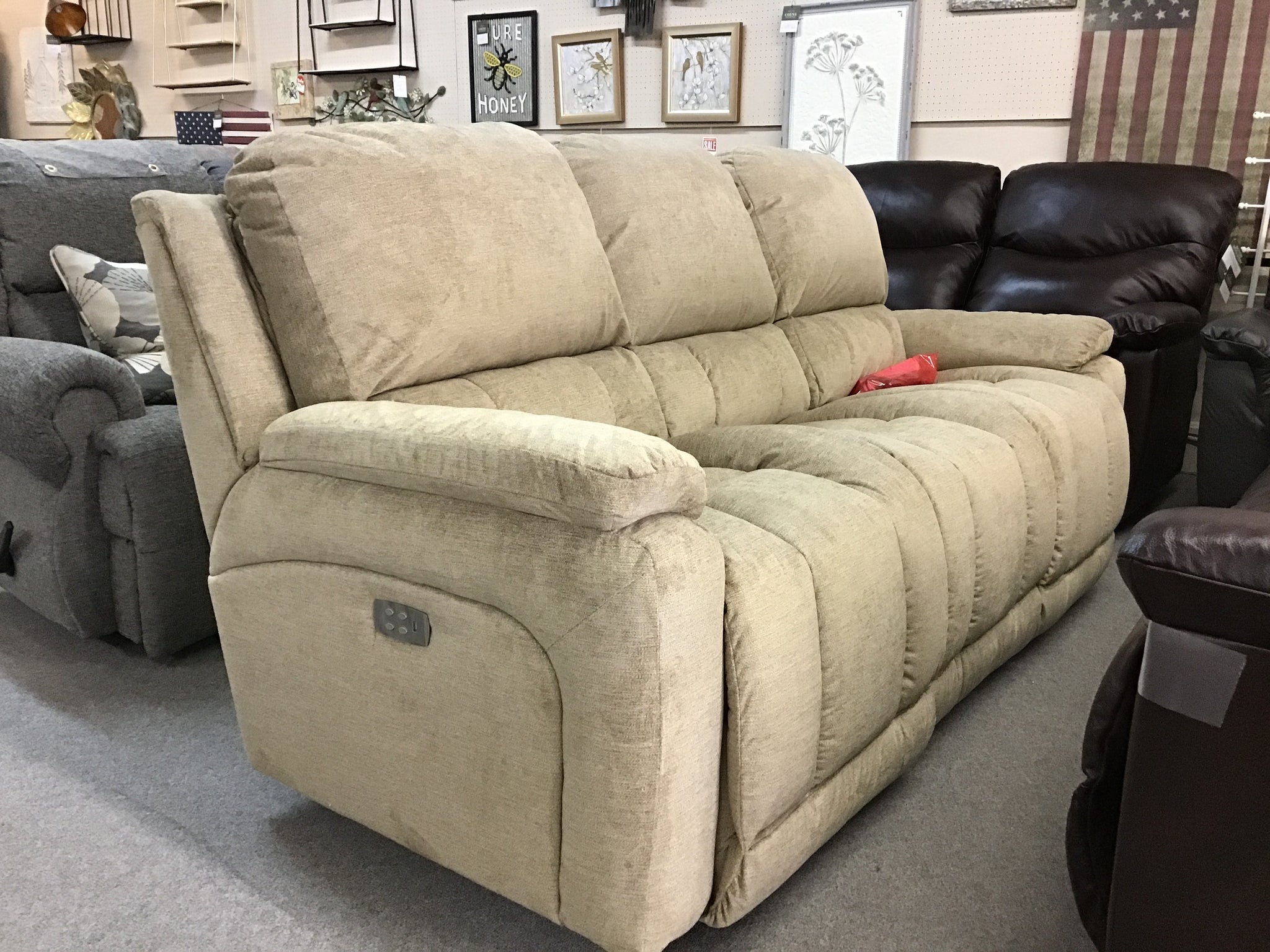 Greyson Power Reclining Sofa w/Headrest by La-Z-Boy Furniture 44U 