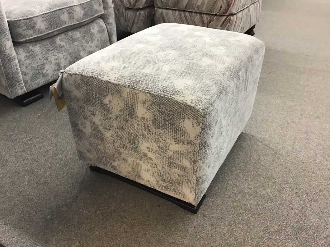 Glide Ottoman by Best Home Furnishings 0006E 25703