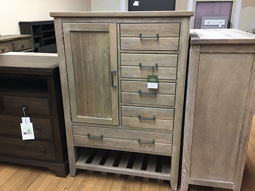 Passageways Door Chest by Vaughan-Bassett 141-117 Discontinued